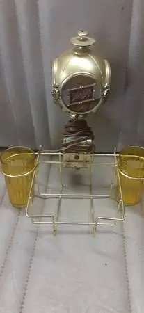 Schlitz napkin holder with light