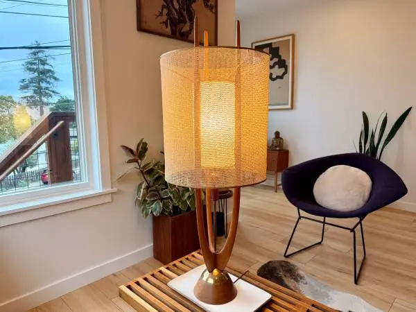 Rare Mid Century Modern Modeline of California Model 1545 Table Lamp