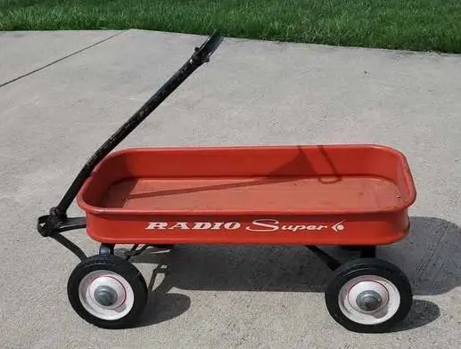 RADIO FLYER* VINTAGE 1960S RADIO SUPER RED WAGON. VERY HEAVY