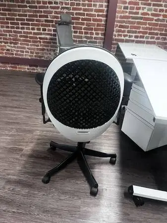 Oval Green-White Modern Task Chair