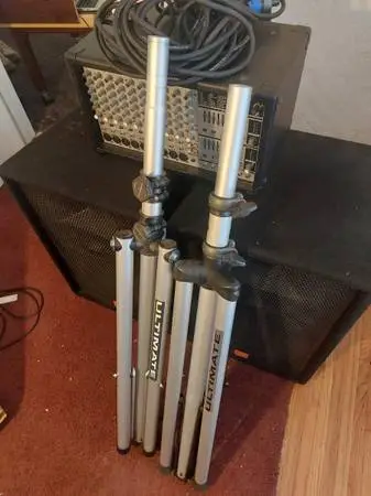 P.A. SYSTEM  BEHRINGER PMX 2000 / 2 JBL SPEAKERS
