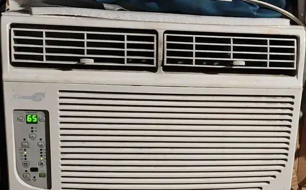 7k Btu Ac Window Unit For Sale Super Cheap In Great Cooling Condition.