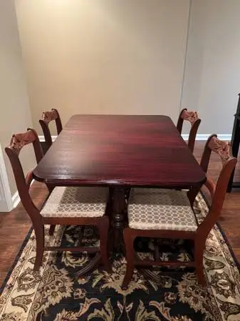 Dinning table and 4 chairs free