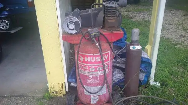 26 GALLON AIR COMPRESSOR obo