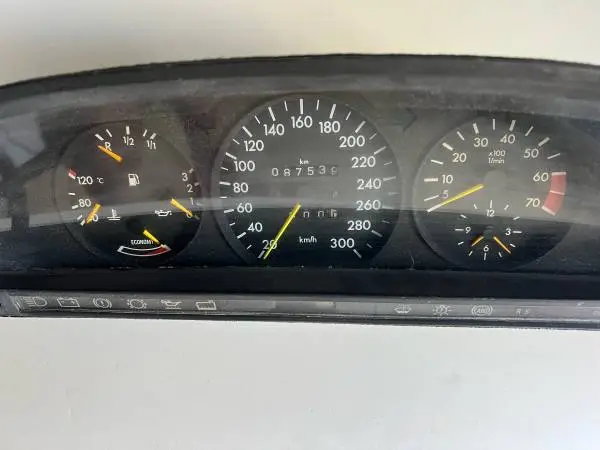 Original mercedes 300kmh gauge cluster for w126