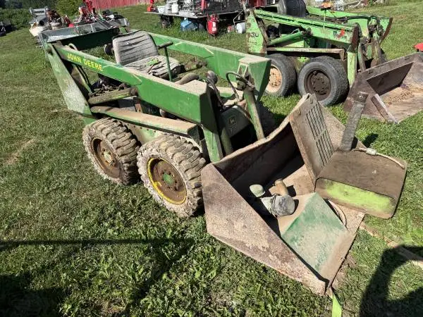 John Deere 70 Slid Steer for parts or fix