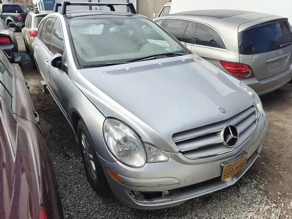 Three 2006 Mercedes-Benz R350s – Parts / Repair Package