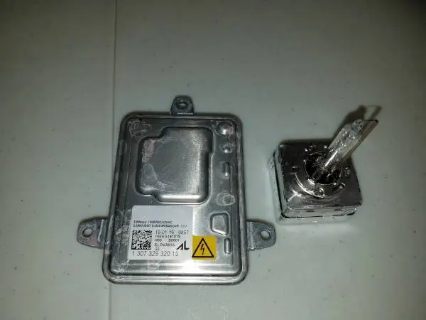 2013-2016 Dodge Dart Headlight HID BALLAST and Bulb