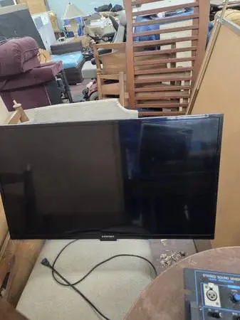 32 inch tv has been tested works great in very good condition its guaranteed to