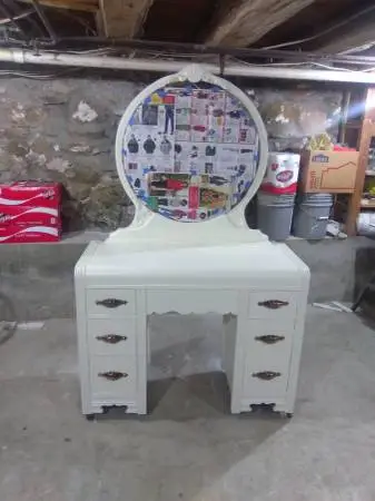 6 Drawer Vanity with Round Mirror