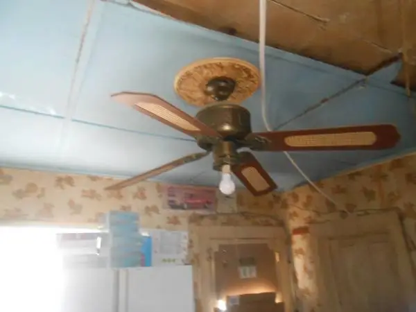 FAN- OLD FARMHOUSE KITCHEN-ELECTRIC-WORKs