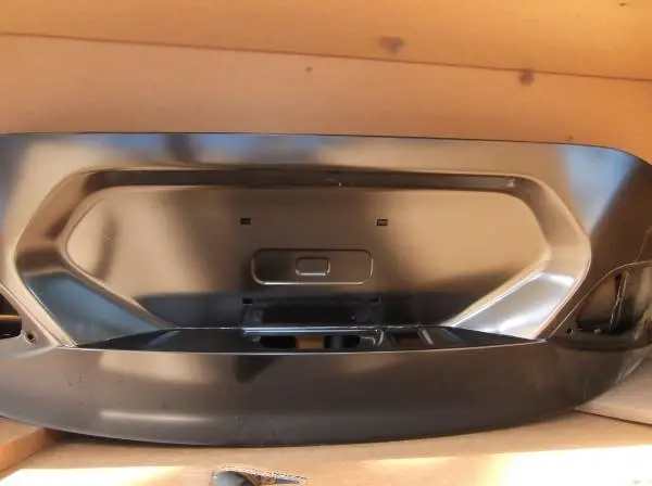 gm brand new in box 2016-2019 chevy cruise trunk lid, genuine part