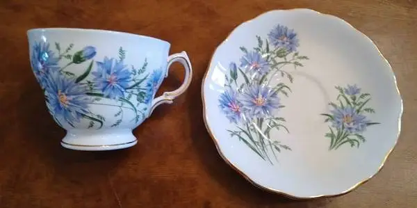 Royal Vale Blue Cornflower Tea Cup & Saucer Bone China England Gold Tr