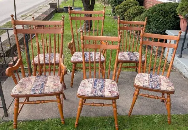Older Chair Set Of Six