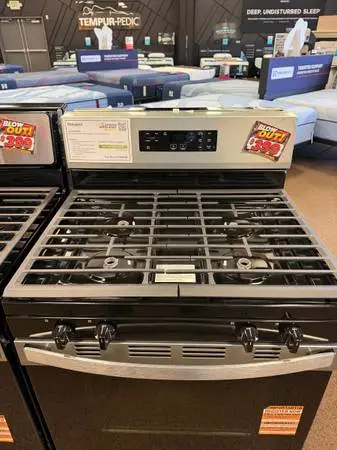 NEW Whirlpool/Amana Gas Ranges $399