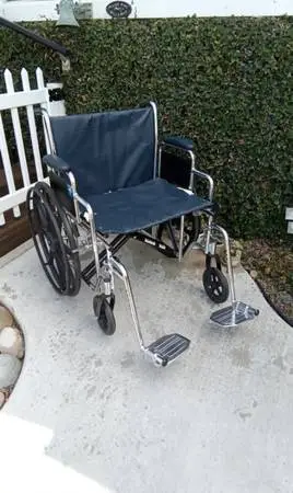 Medline Like New Heavy Duty Standard Wheelchair
