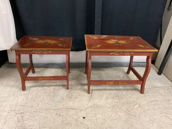 2 fabulous nesting end tables