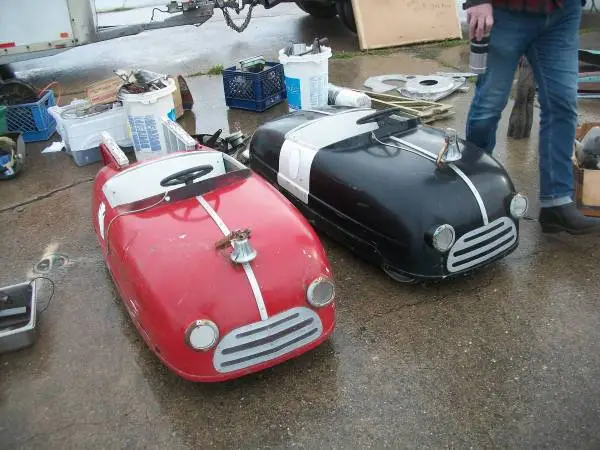 AMUSEMENT PARK RIDE KART
