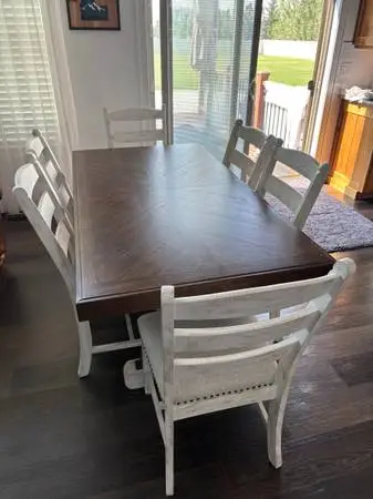 DINNING TABLE with CHAIRS, LIKE NEW