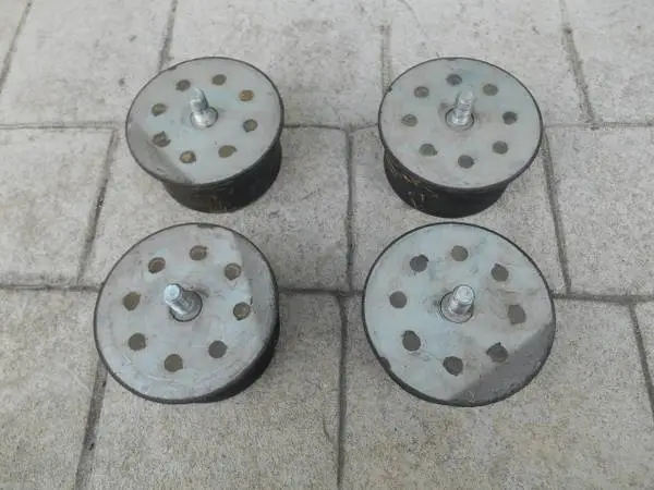 Machine/ equipment leveling isolation feet