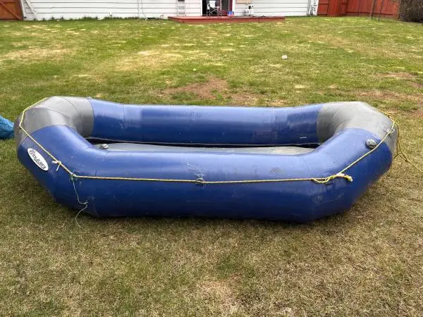 AIRE TRIBUTARY 9.5 HD SELF-BAILING WHITEWATER RAFT
