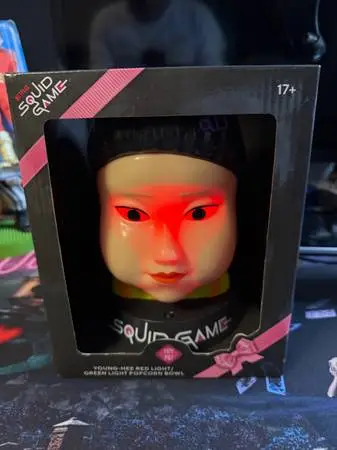 Netflix Squid Game Young-Hee Red Light Green Light Eyes Popcorn Bowl