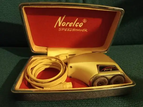 Vintage Norelco speedshaver 1960s like new with original hard shell ca
