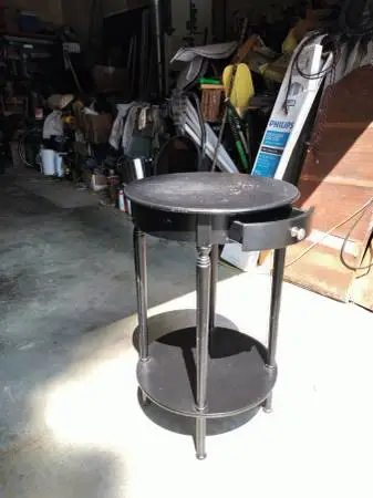 Nice round telephone table or plant stand withdraw