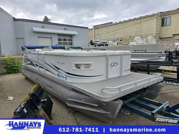 2007 Crest II 2270 LE Pontoon w/ Suzuki 70HP