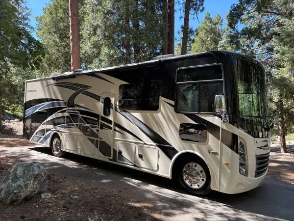 2021 Thor Hurricane 34J