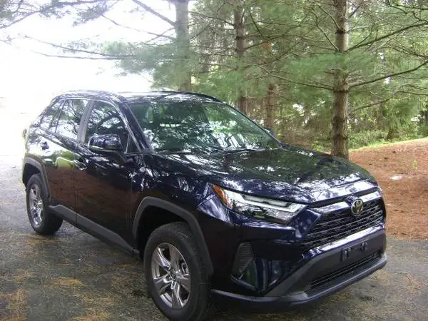 2025 TOYOTA RAV4 XLE AWD ONLY 15000 MILES, POWER SUNROOF