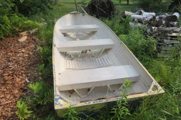 FISHING  BOAT - 14 ALUMINUM - GOOD SHAPE !
