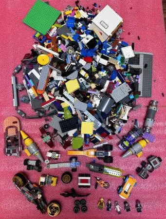 10 lbs of Lego (bulk)