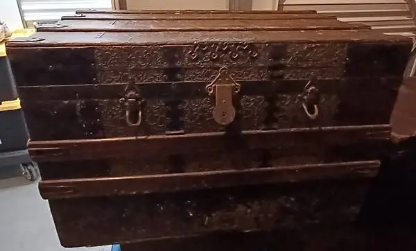 VINTAGE STORAGE TRUNKS