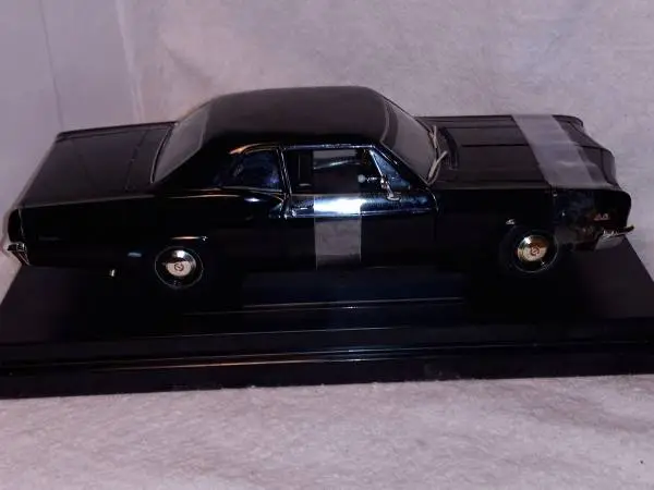 1/18 1966 Chevy Biscayne