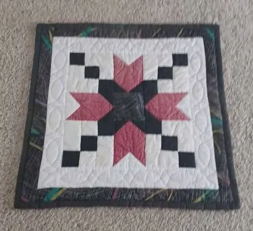 STAR TABLE TOPPER/WALL HANGING  24 SQ. HAND QUILTED