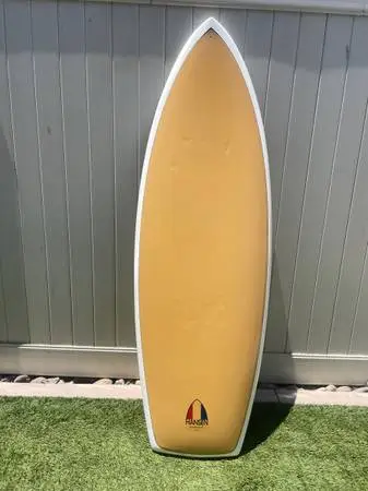 Hansen Surfboards Stratoglas #1142 Vintage Surfboard w Rootbeer fins