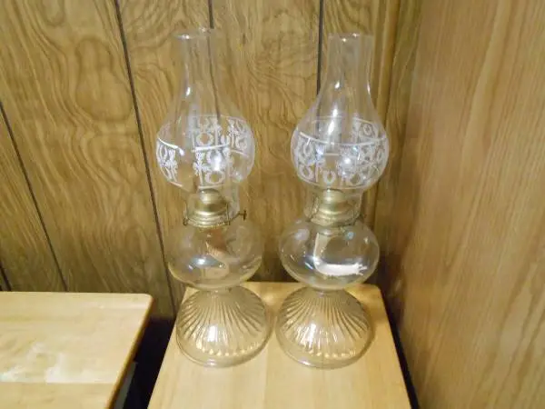 VINTAGE PAIR OF OIL LAMPS
