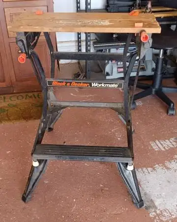 Black & Decker Workmate 200 - Portable / Foldable Work Bench Vise.