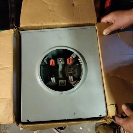 200 amp ringless meter box