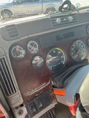 2004 Freightliner Century Class