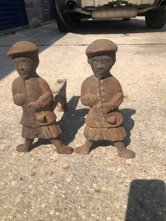 *Pr SCOTTISH PIPE SMOKERS W/KILTS ANDIRONS*