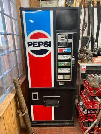 1980 ‘s Pepsi machine,6 choices with key