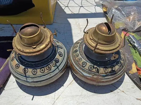 Oil lanterns