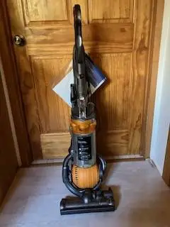 DYSON DC25 BALL VACUUM