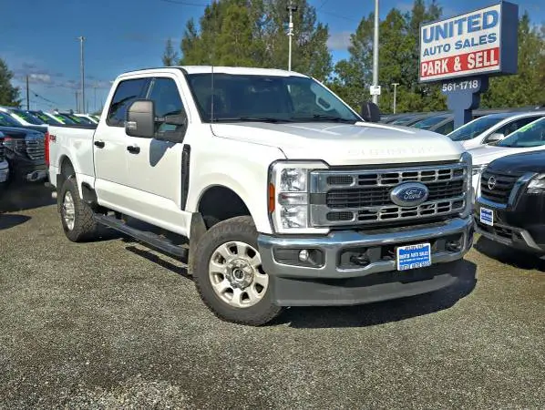 2024 Ford F250 Super Duty Crew Cab XLT Pickup 4D 6 3/4 ft