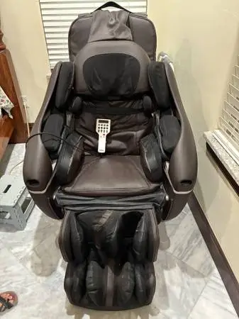 ELECTRIC MASSAGE CHAIR GOOD CONDITION $500