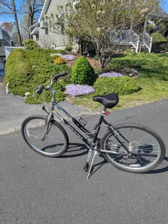 Womans Giant Sedona Mountain Bike 19 Frame