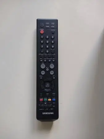 Samsung TV Remote Control (Model: BN59-00511A) For Sale