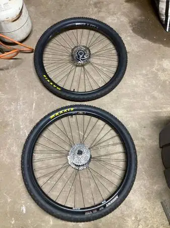 MAXXIS ARDENT bike tires/rims 29 X 2.25